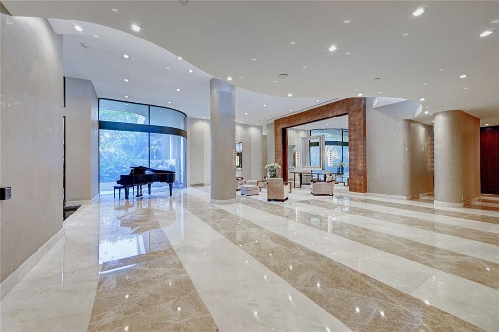 19667 Turnberry Way 20GR, Miami, FL 33180 — photo 40 of 48