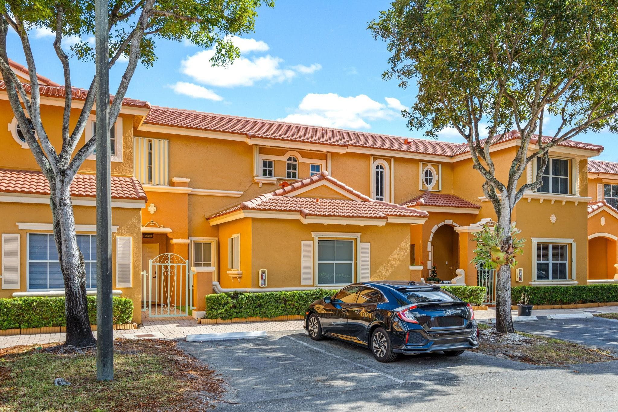 8520 NW 139th Terrace 1602, Miami Lakes, FL 33016 — photo