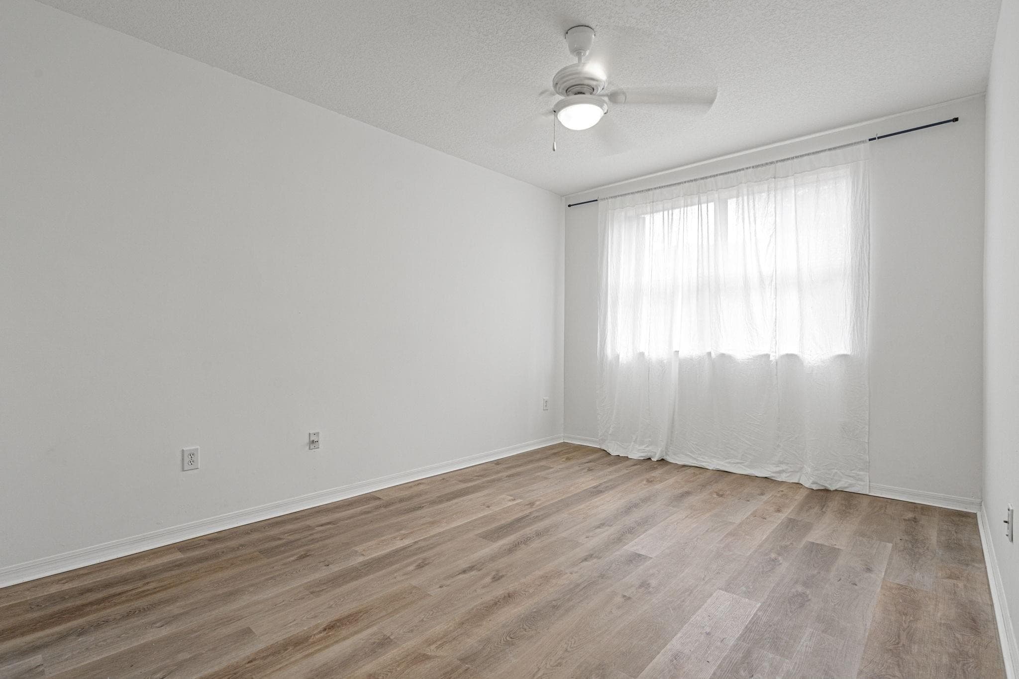 8520 NW 139th Terrace 1602, Miami Lakes, FL 33016 — photo 4 of 41