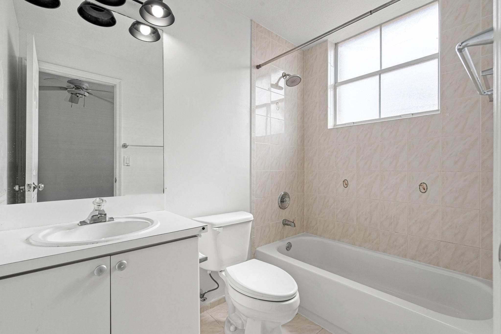 8520 NW 139th Terrace 1602, Miami Lakes, FL 33016 — photo 6 of 41