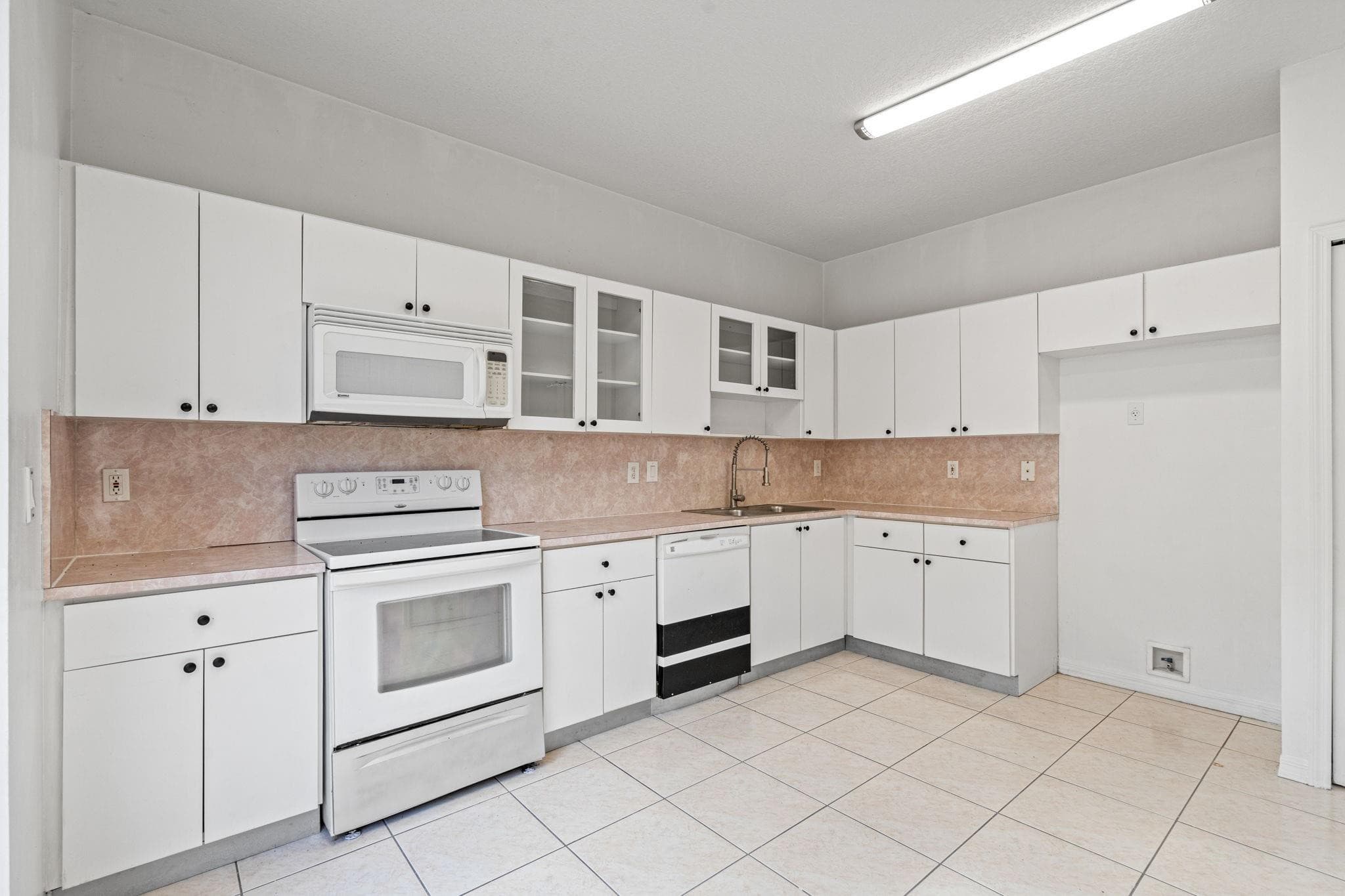 8520 NW 139th Terrace 1602, Miami Lakes, FL 33016 — photo 31 of 41