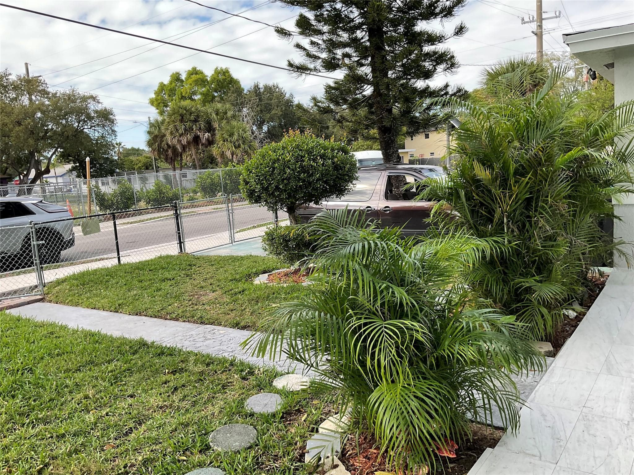 642 NW 14th Way, Fort Lauderdale, FL 33311 — photo 4 of 36
