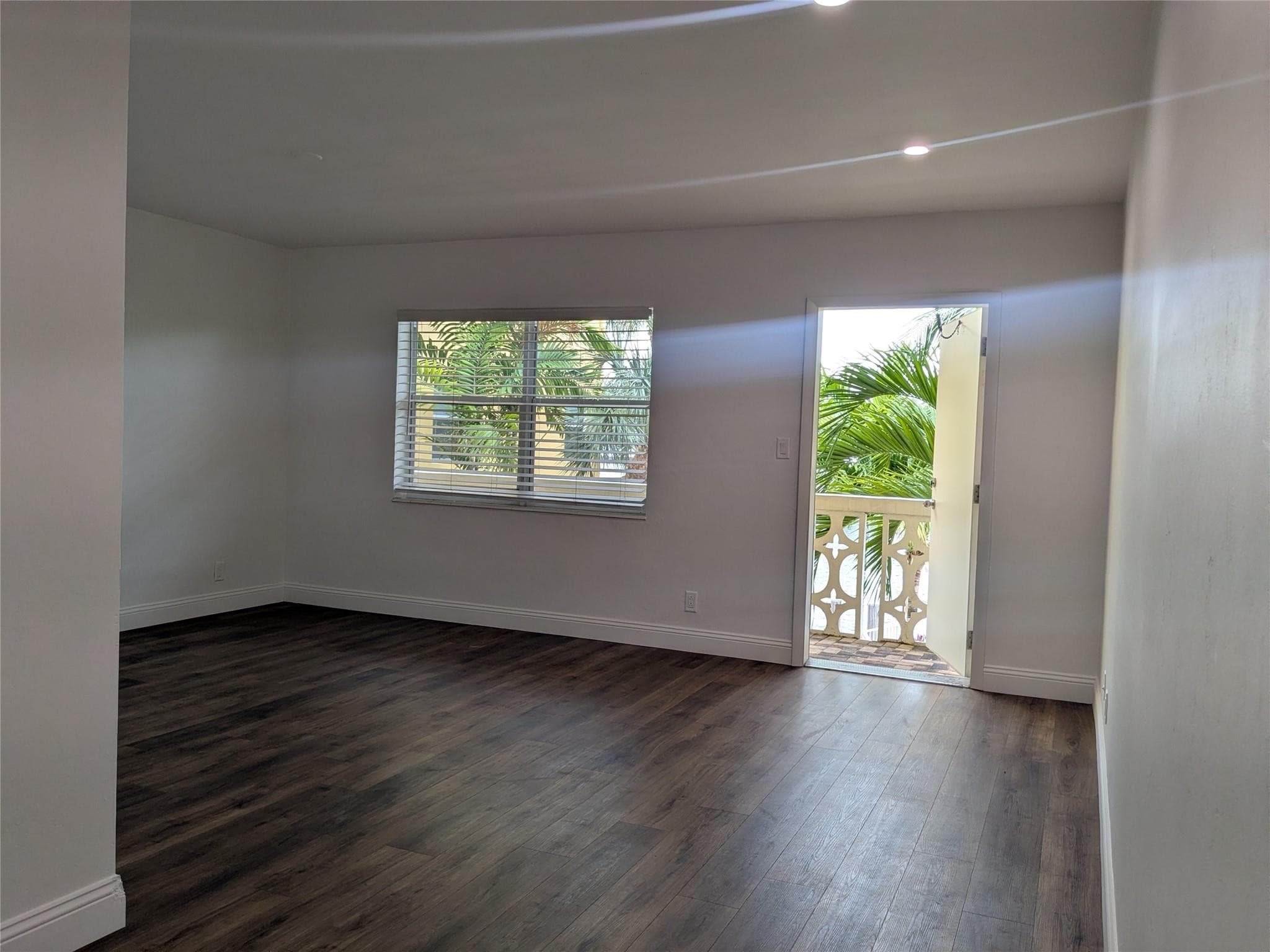 815 Middle River Drive Unit 215, Fort Lauderdale, FL 33304 — photo 3 of 19