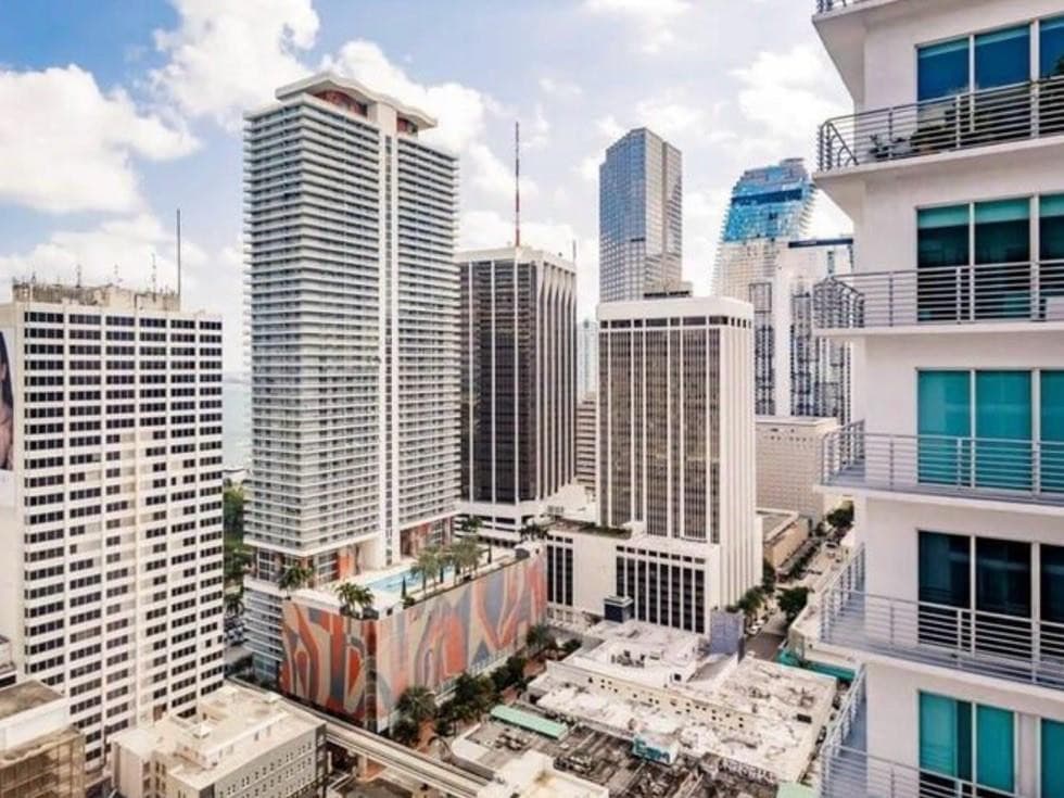 227 NE 2 Nd 2801, Miami, FL 33132 — photo 1 of 21