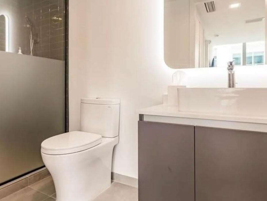 227 NE 2 Nd 2801, Miami, FL 33132 — photo 12 of 21