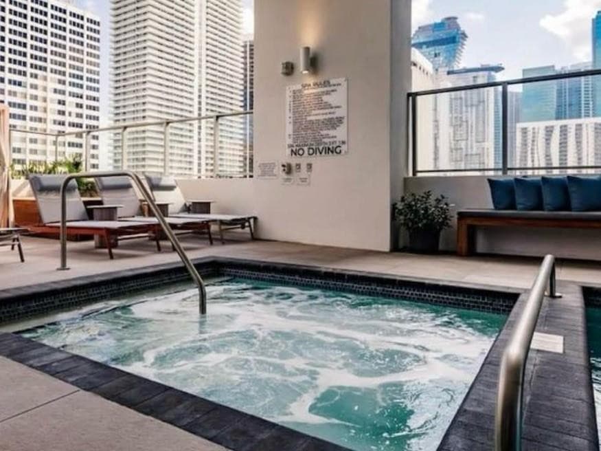 227 NE 2 Nd 2801, Miami, FL 33132 — photo 17 of 21