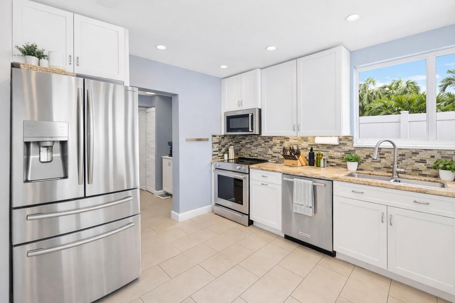 1830 SW 23rd Avenue, Fort Lauderdale, FL 33312 — photo 5 of 9