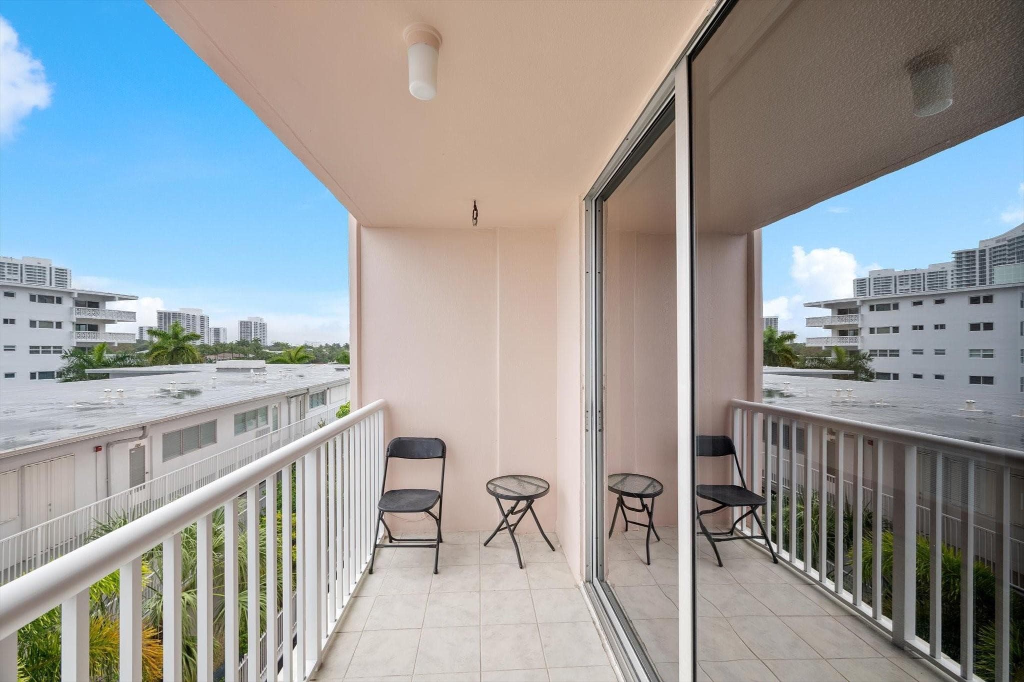 3161 S Ocean Drive 409, Hallandale Beach, FL 33009 — photo 4 of 31