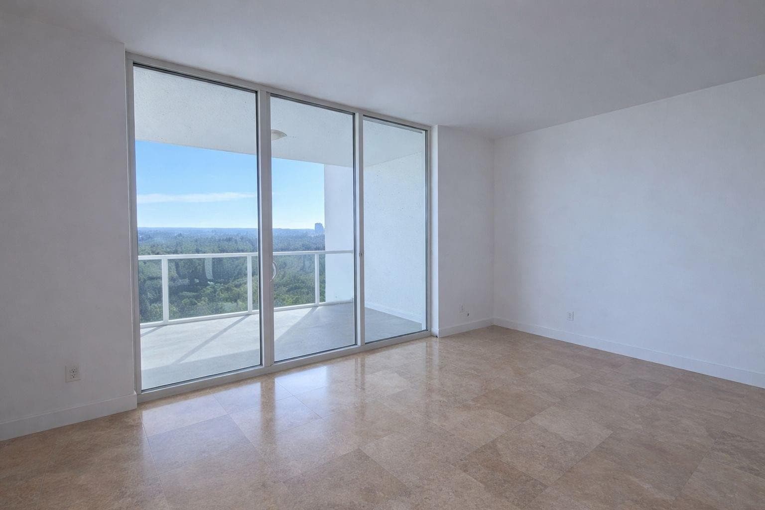 14951 Royal Oaks Lane 1607, North Miami, FL 33181 — photo 3 of 8