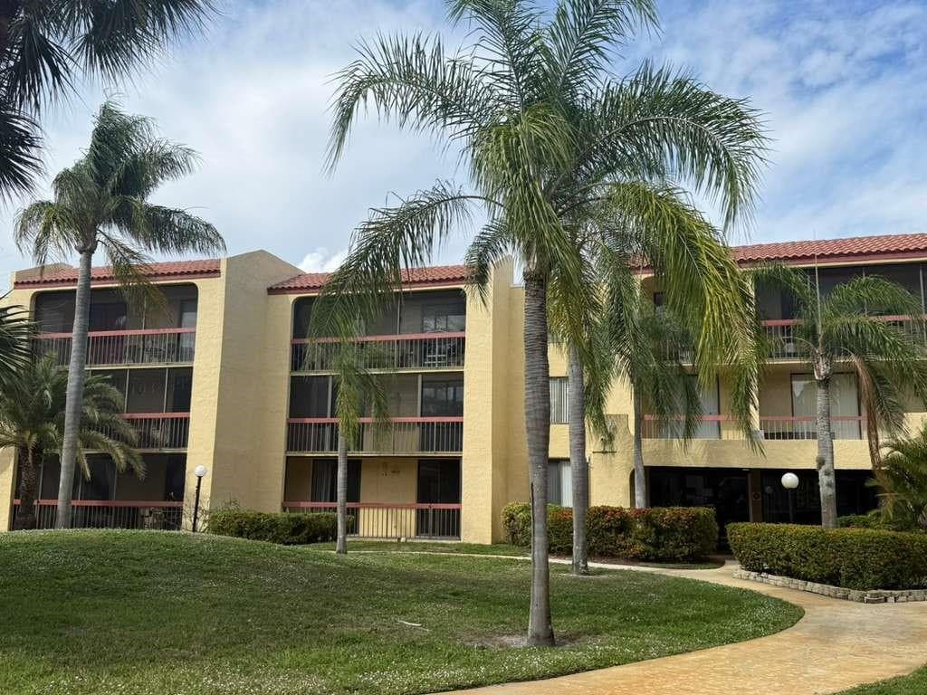 733 SE 1st Way 104, Deerfield Beach, FL 33441 — photo 31 of 37