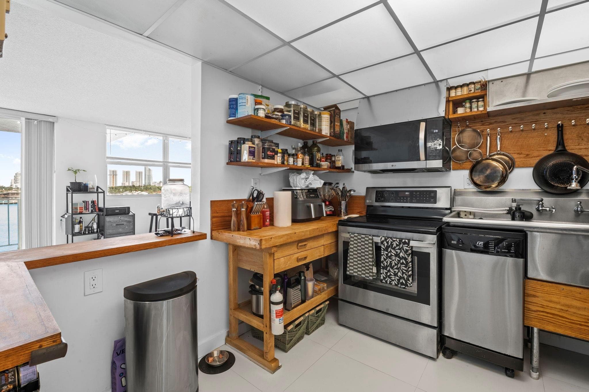 16558 NE 26th Avenue 6c, North Miami Beach, FL 33160 — photo 12 of 21