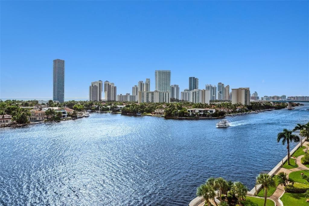 19707 Turnberry Way 9J, Aventura, FL 33180 — photo 2 of 36