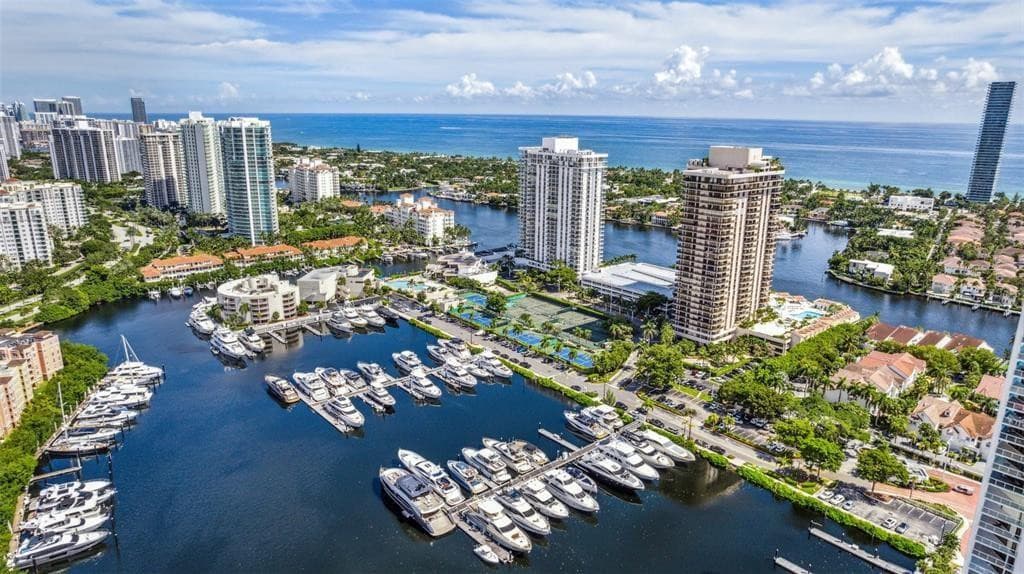 19707 Turnberry Way 9J, Aventura, FL 33180 — photo 10 of 36