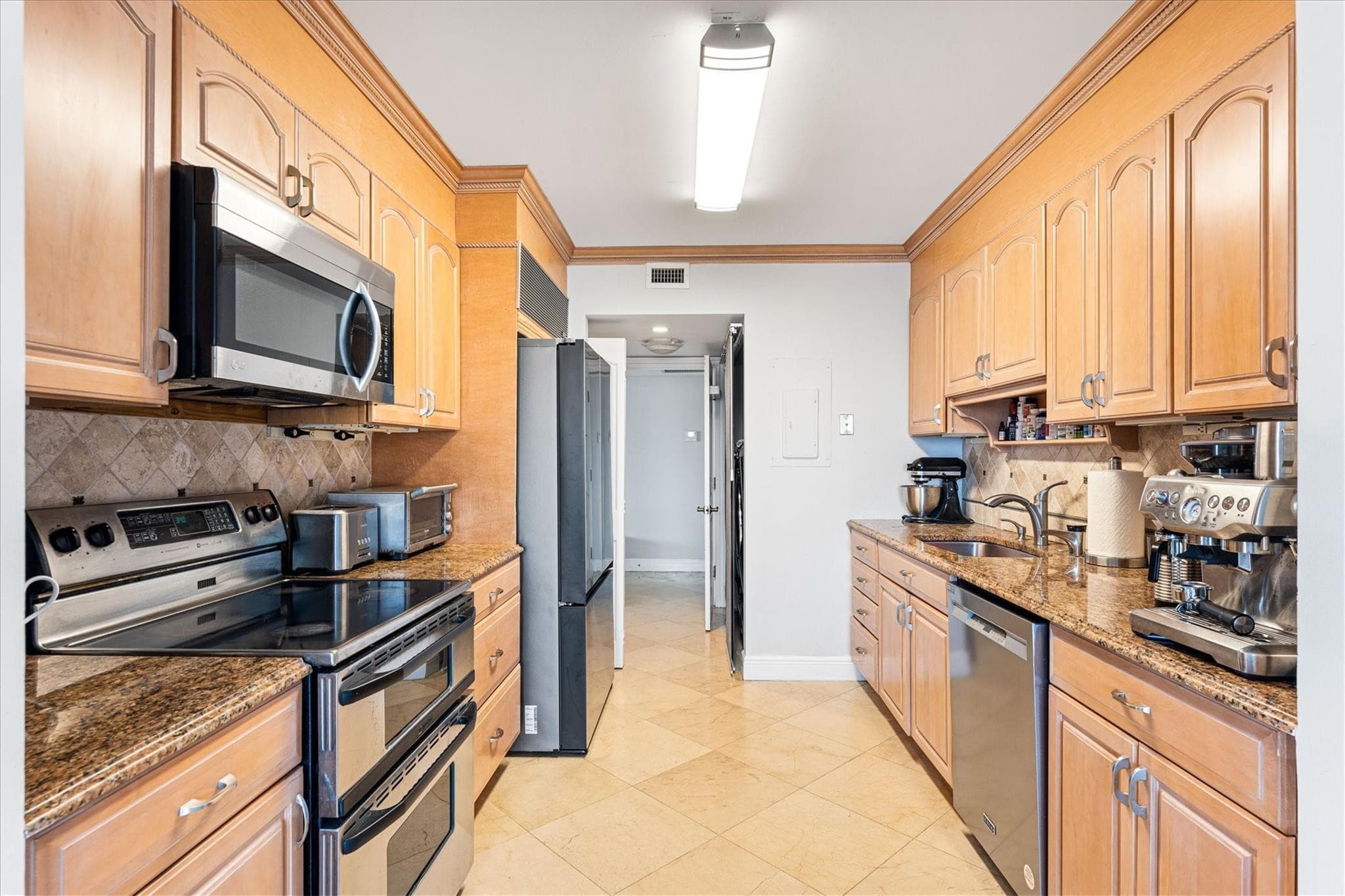 19707 Turnberry Way 9J, Aventura, FL 33180 — photo 12 of 36