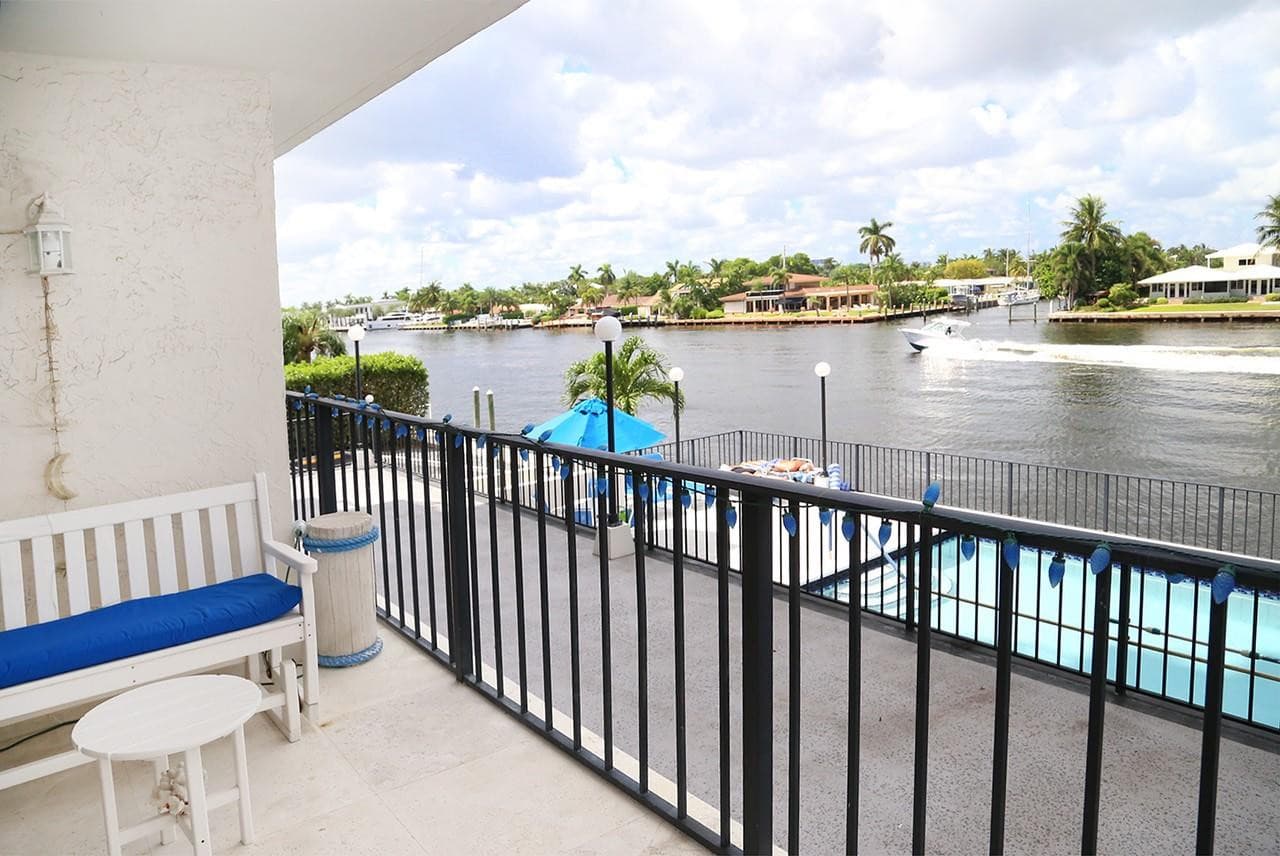 Condominium in Pompano Beach — photo 7 of 34