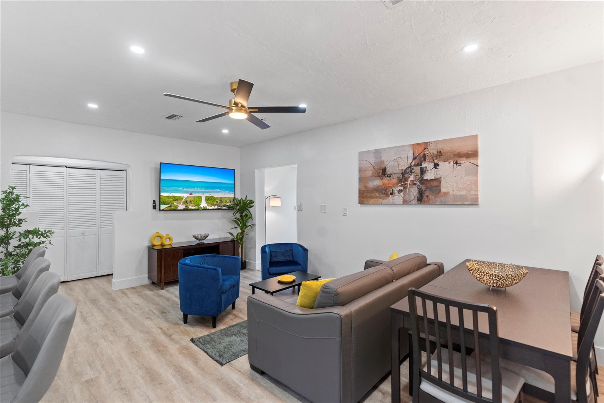 719 NE 36th Street, Oakland Park, FL 33334 — photo 17 of 44