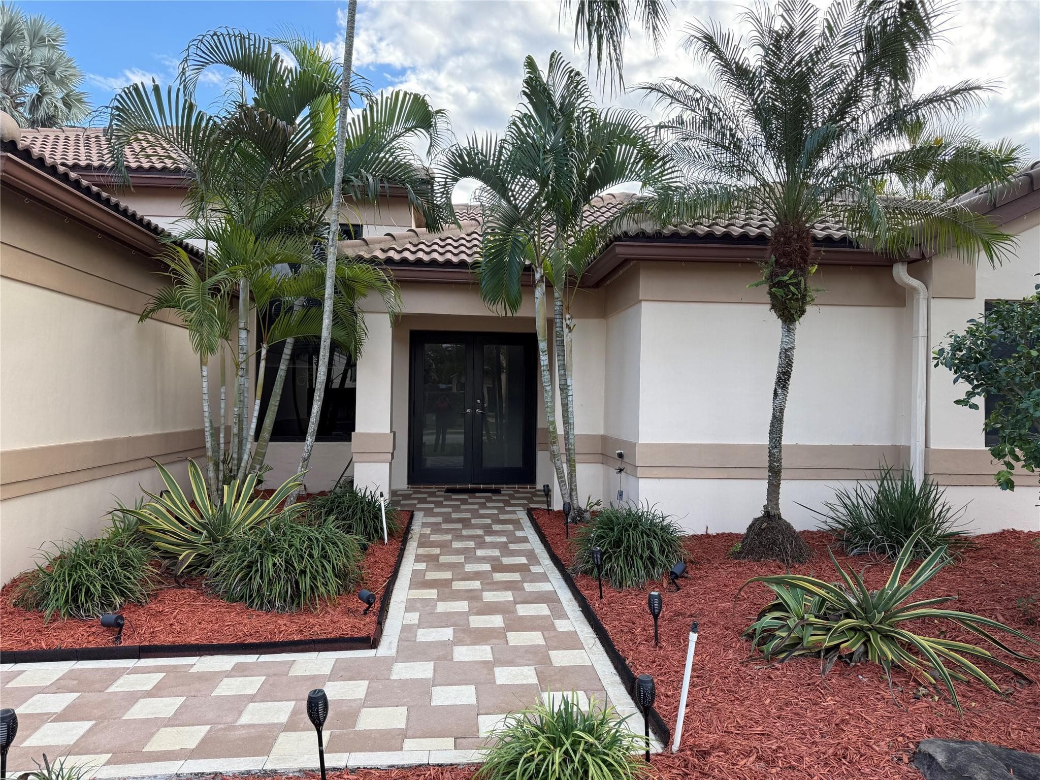 2702 E Orchard Circle, Davie, FL 33328 — photo 3 of 49