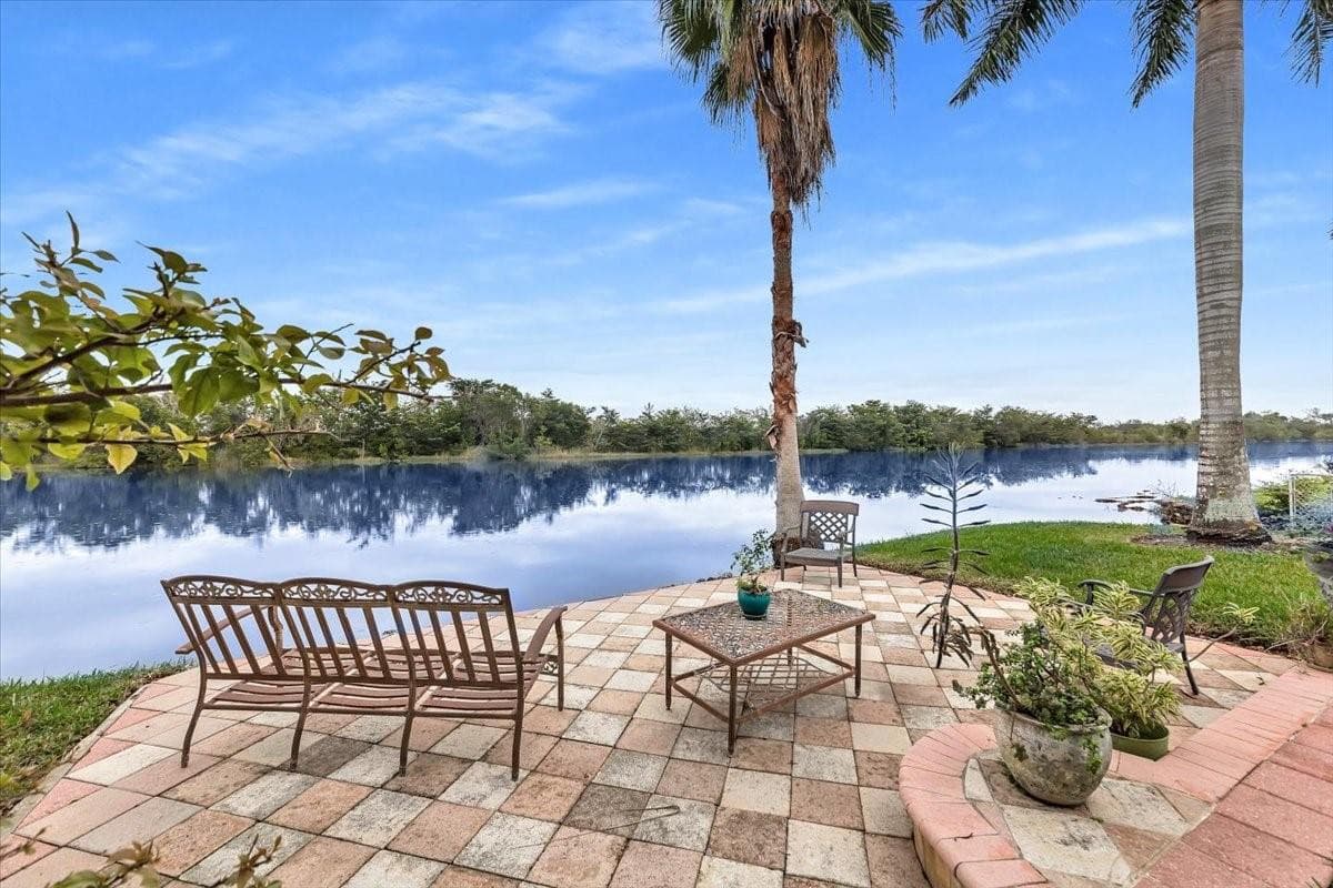 20231 NW 10th Street, Pembroke Pines, FL 33029 — photo 5 of 8