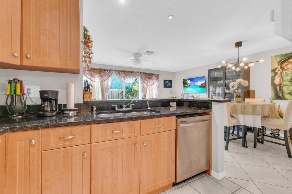 3611 NW 122nd Terrace 3611, Sunrise, FL 33323 — photo 5 of 61