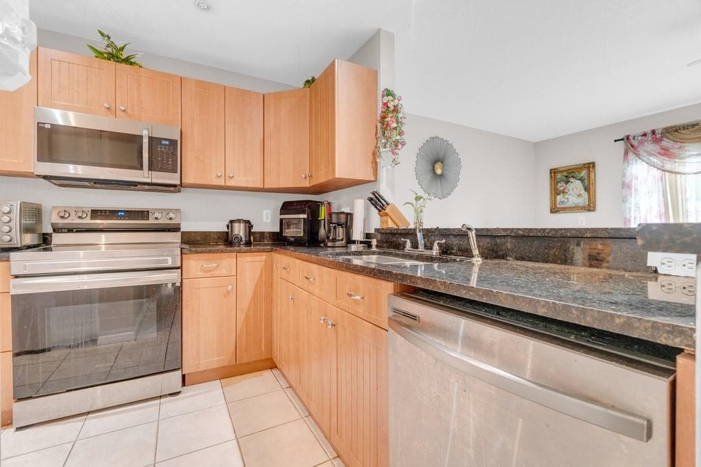3611 NW 122nd Terrace 3611, Sunrise, FL 33323 — photo 6 of 61