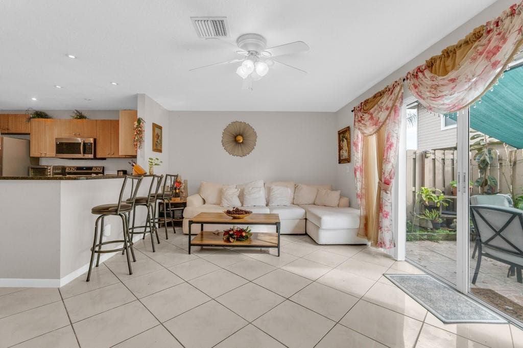 3611 NW 122nd Terrace 3611, Sunrise, FL 33323 — photo 13 of 61