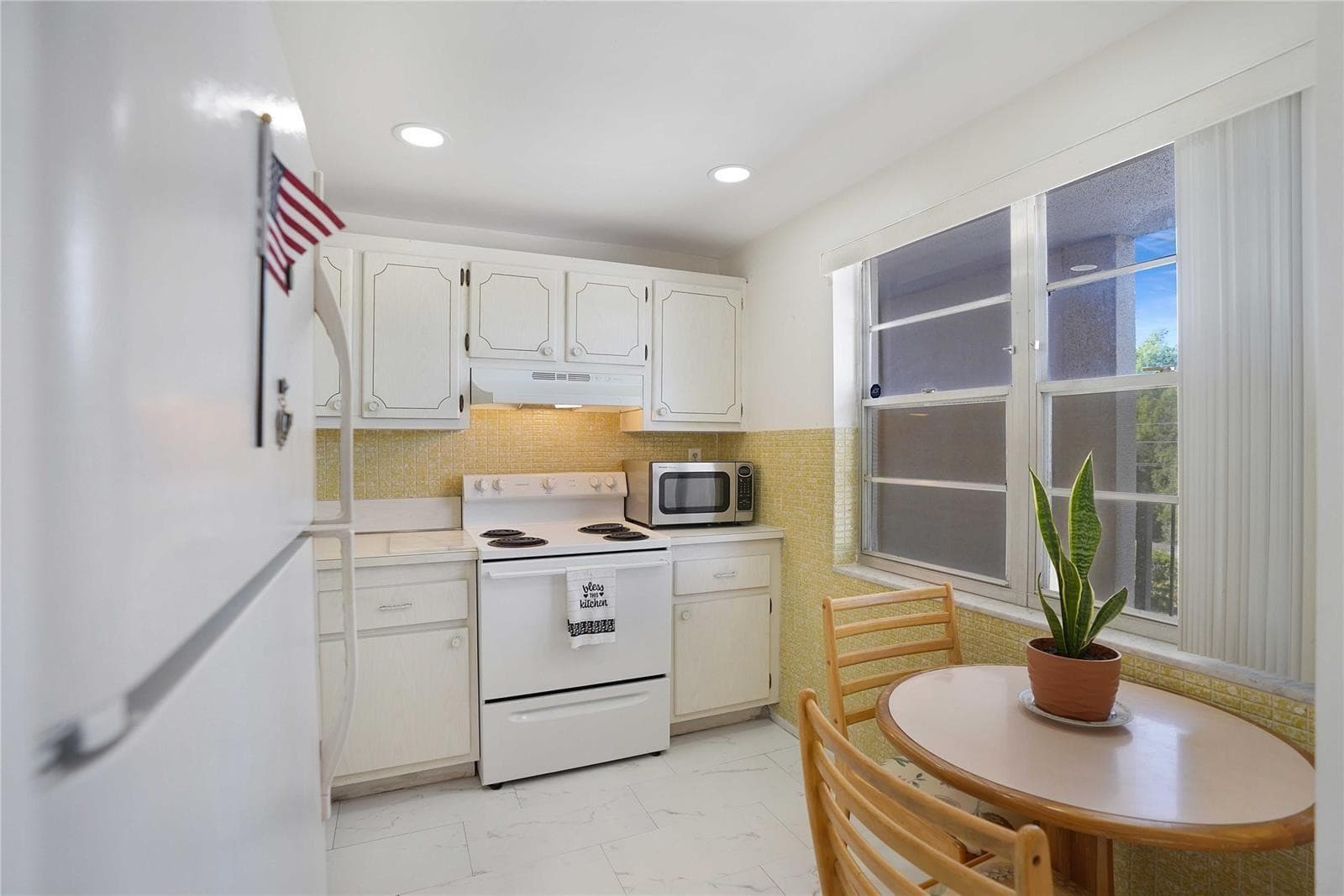 2650 NW 49th Avenue 320, Lauderdale Lakes, FL 33313 — photo 7 of 46