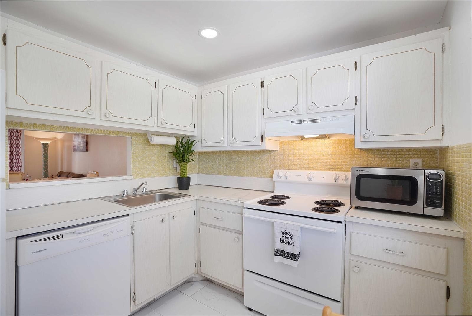2650 NW 49th Avenue 320, Lauderdale Lakes, FL 33313 — photo 9 of 46
