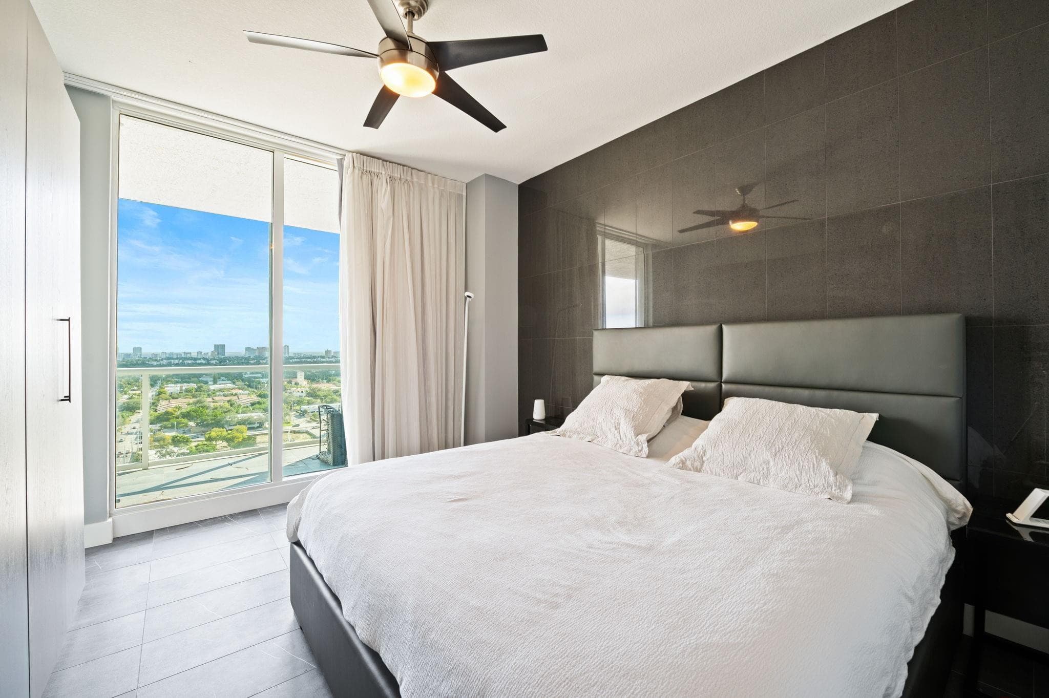 315 NE 3rd Avenue 1907, Fort Lauderdale, FL 33301 — photo 13 of 37