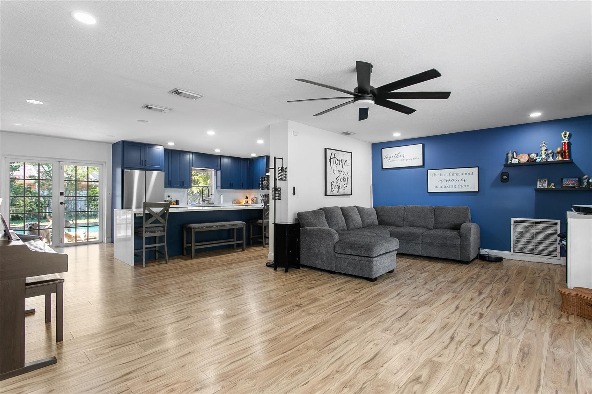 846 Ramblewood Drive, Coral Springs, FL 33071 — photo 2 of 12