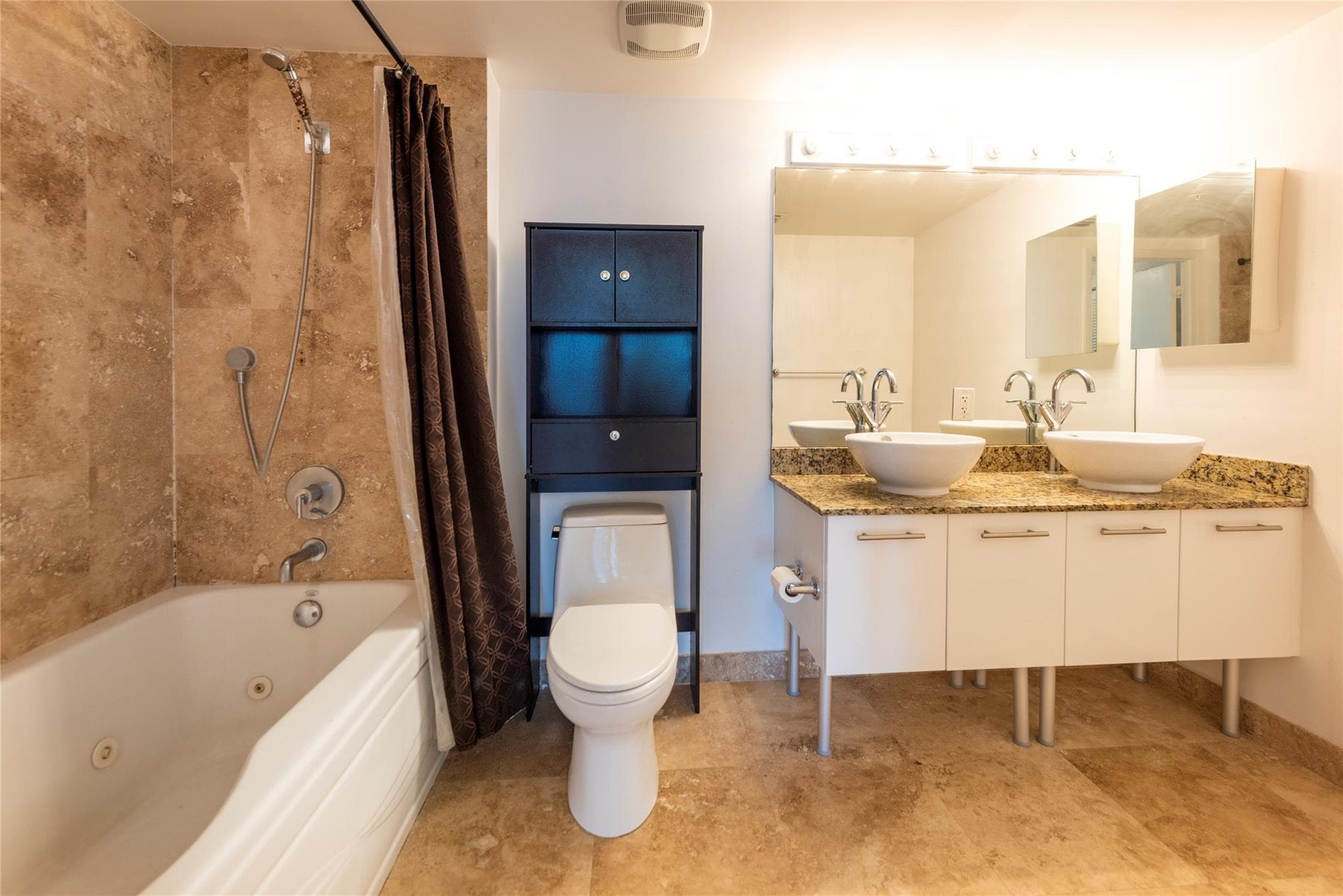 41 SE 5th Street 1315, Miami, FL 33131 — photo 17 of 31