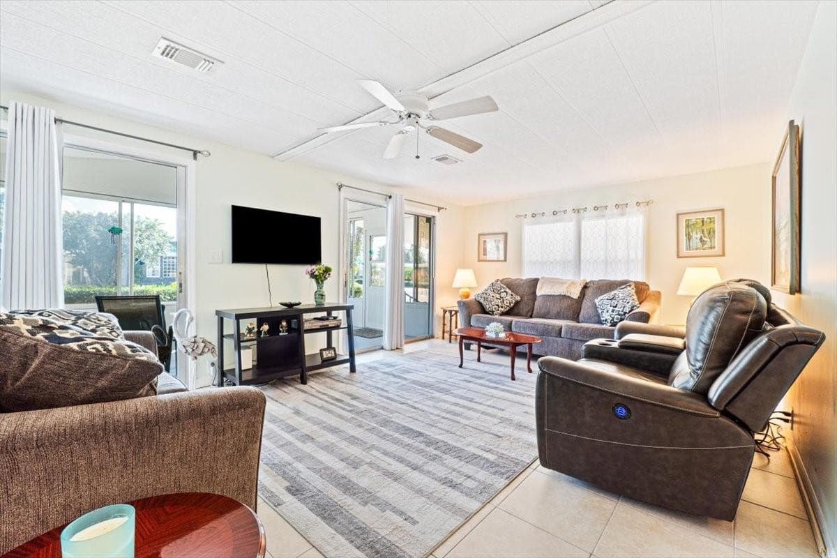 5389 NW 3rd Avenue, Deerfield Beach, FL 33064 — photo 14 of 52