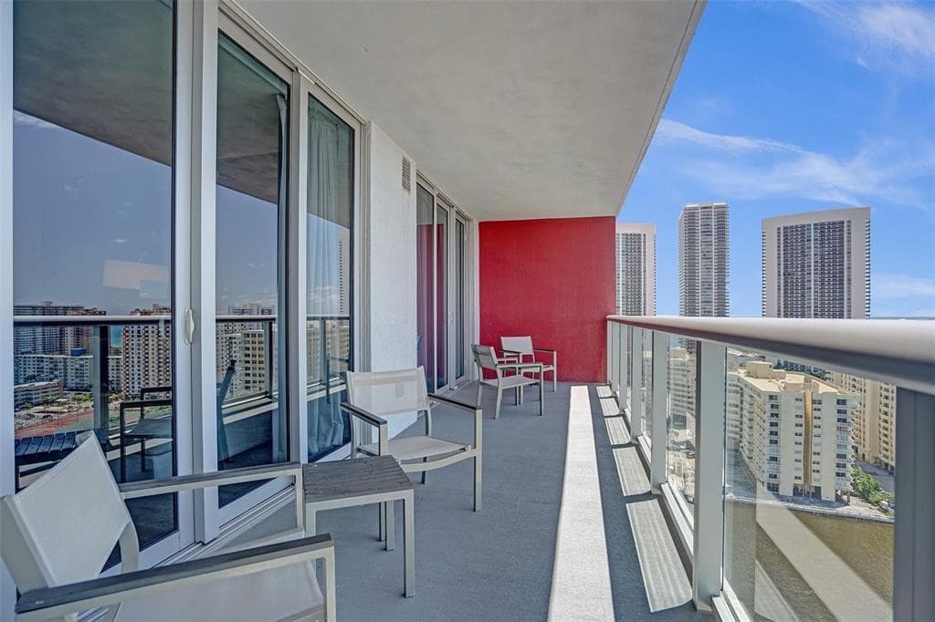 Condominium in Hallandale Beach — photo 11 of 29