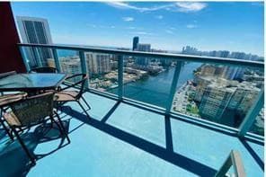 Condominium in Hallandale Beach — photo 29 of 29