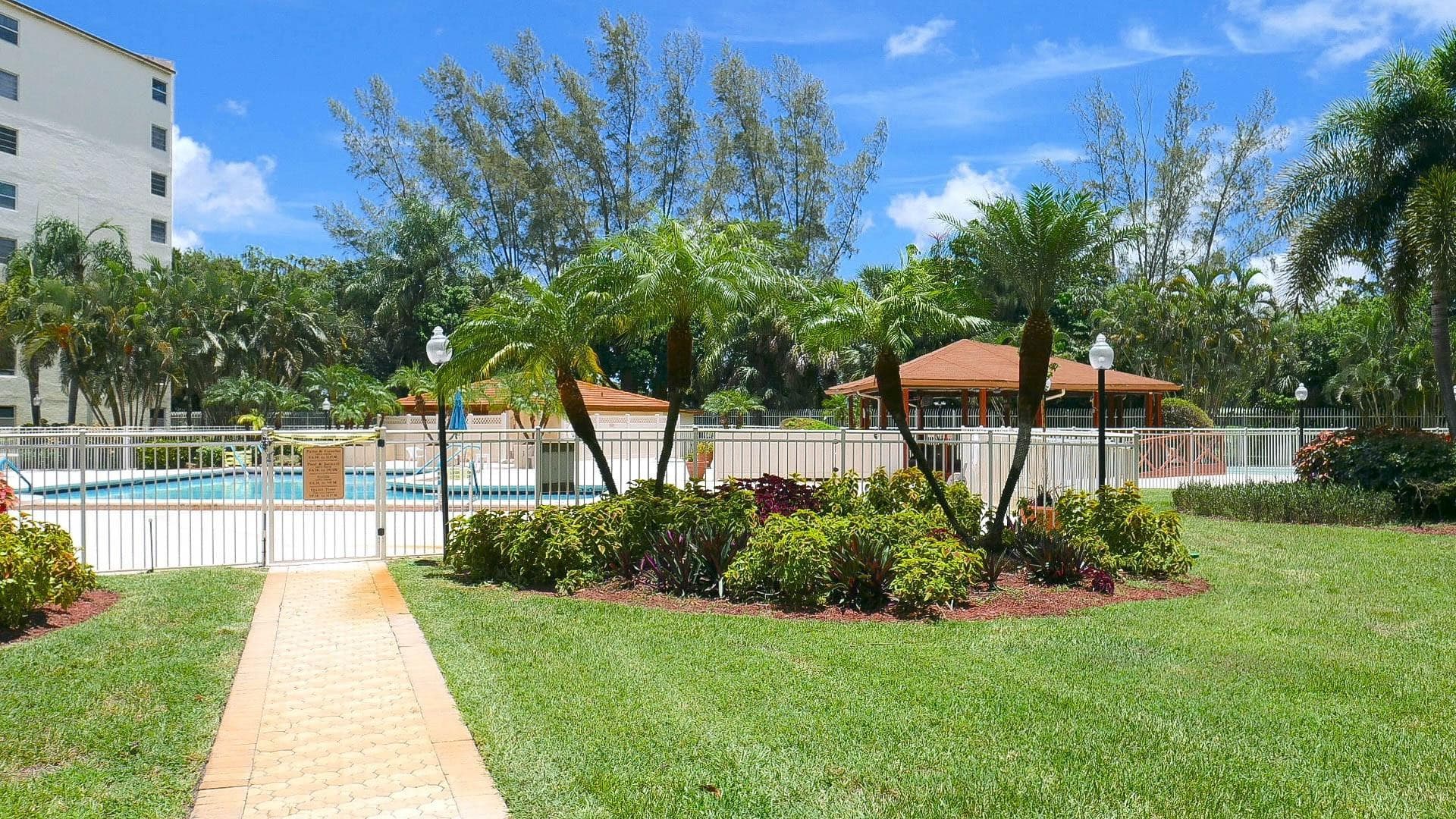 3920 Inverrary Boulevard 404-C, Lauderhill, FL 33319 — photo 48 of 51