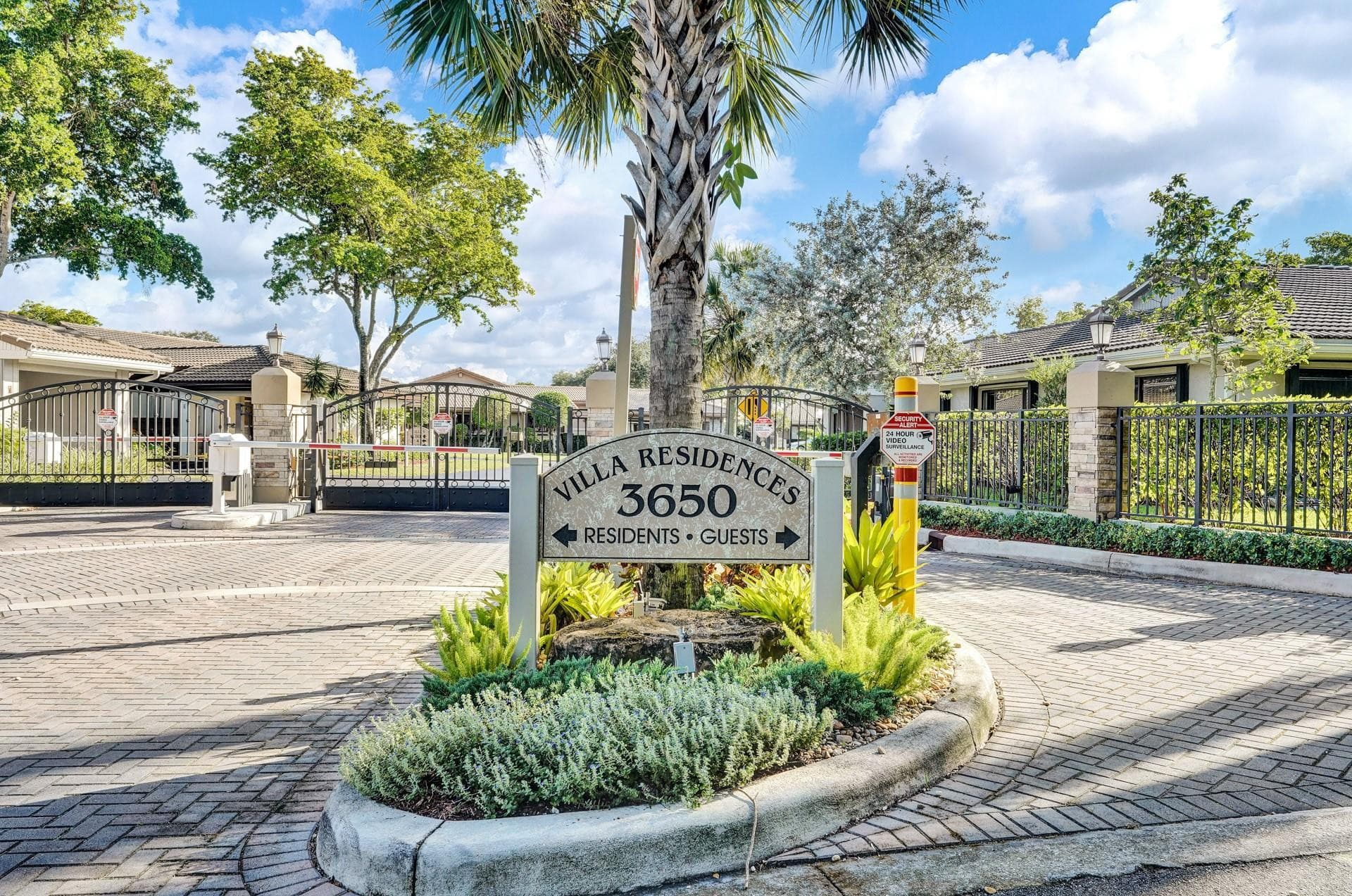 3650 N 36th Avenue 51, Hollywood, FL 33021 — photo 1 of 33