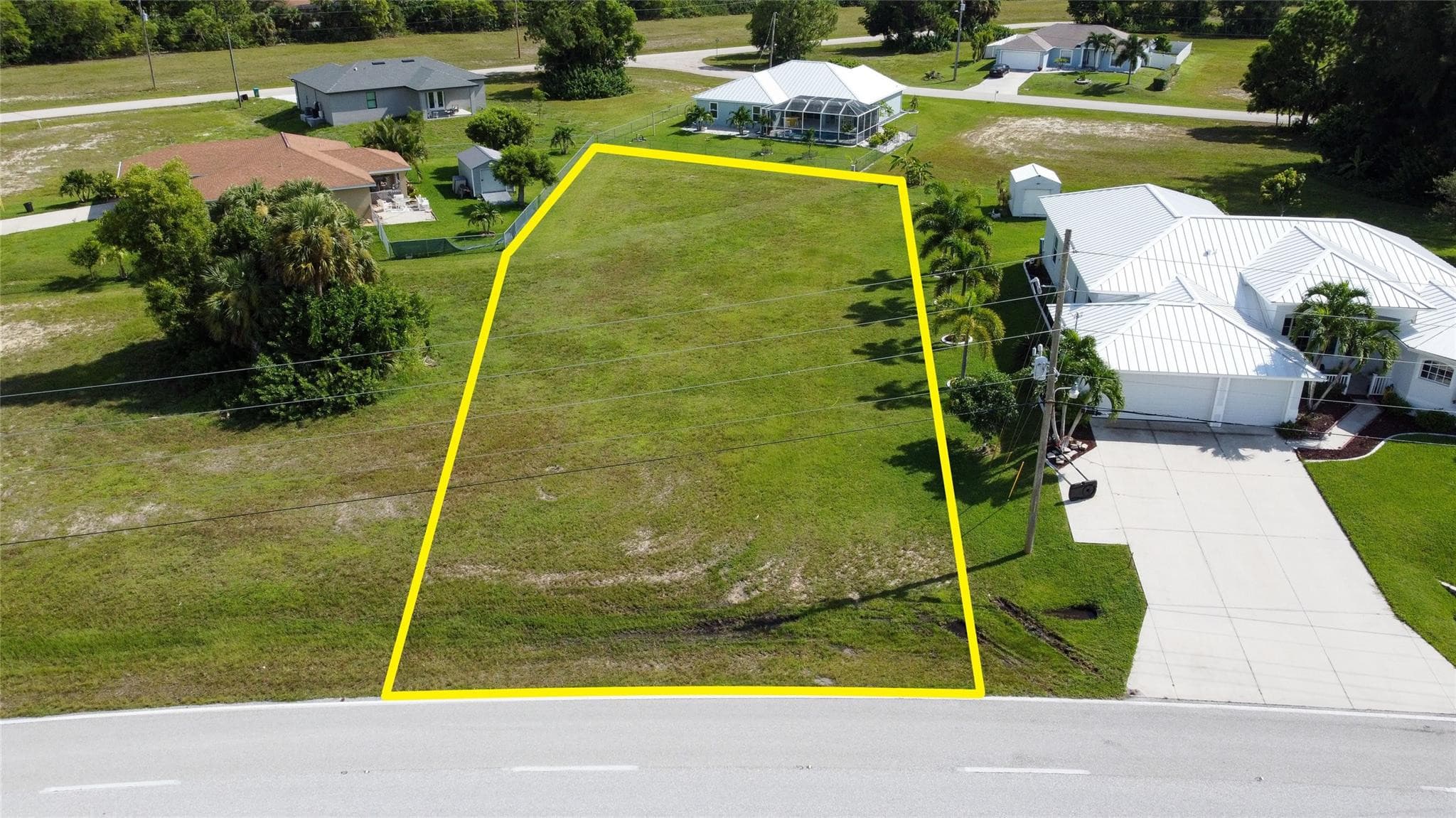 4239 E Gator Circle, Cape Coral, FL 33909 — photo