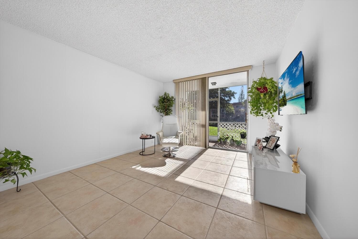 9281 Sunrise Lakes Boulevard 107, Sunrise, FL 33322 — photo 5 of 18