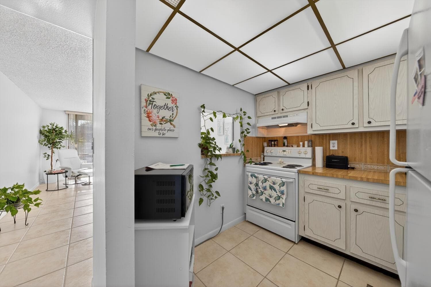 9281 Sunrise Lakes Boulevard 107, Sunrise, FL 33322 — photo 7 of 18