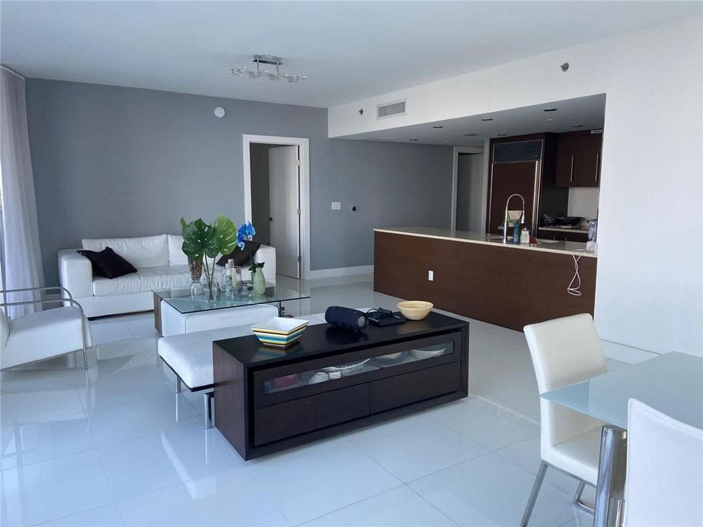 465 Brickell Avenue 1201, Miami, FL 33131 — photo 4 of 30