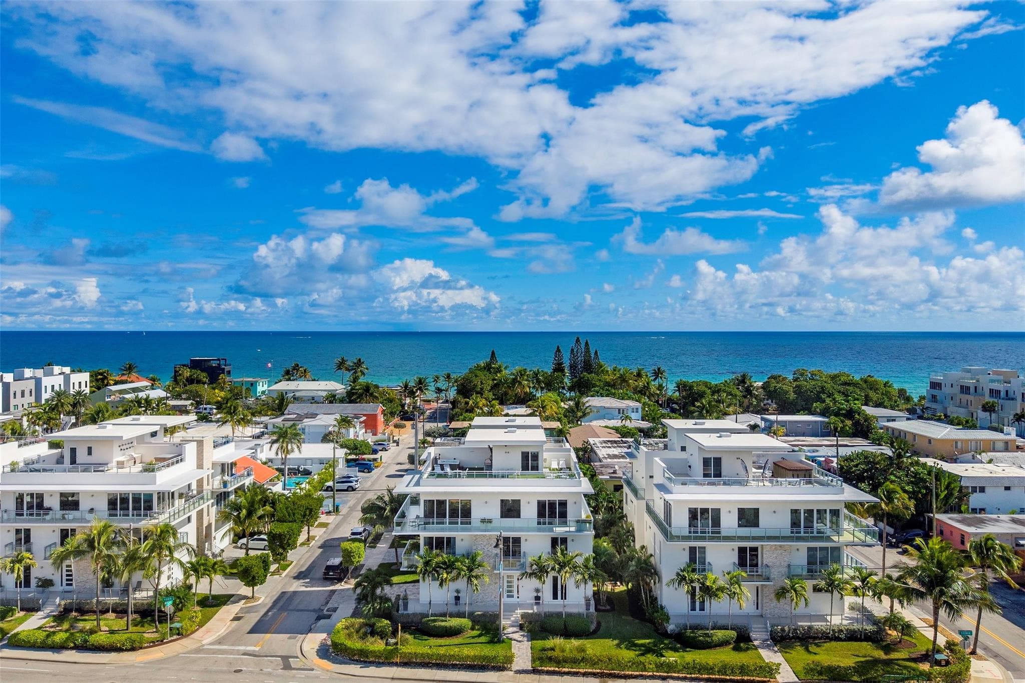 350 Desoto Street, Hollywood, FL 33019 — photo 5 of 62