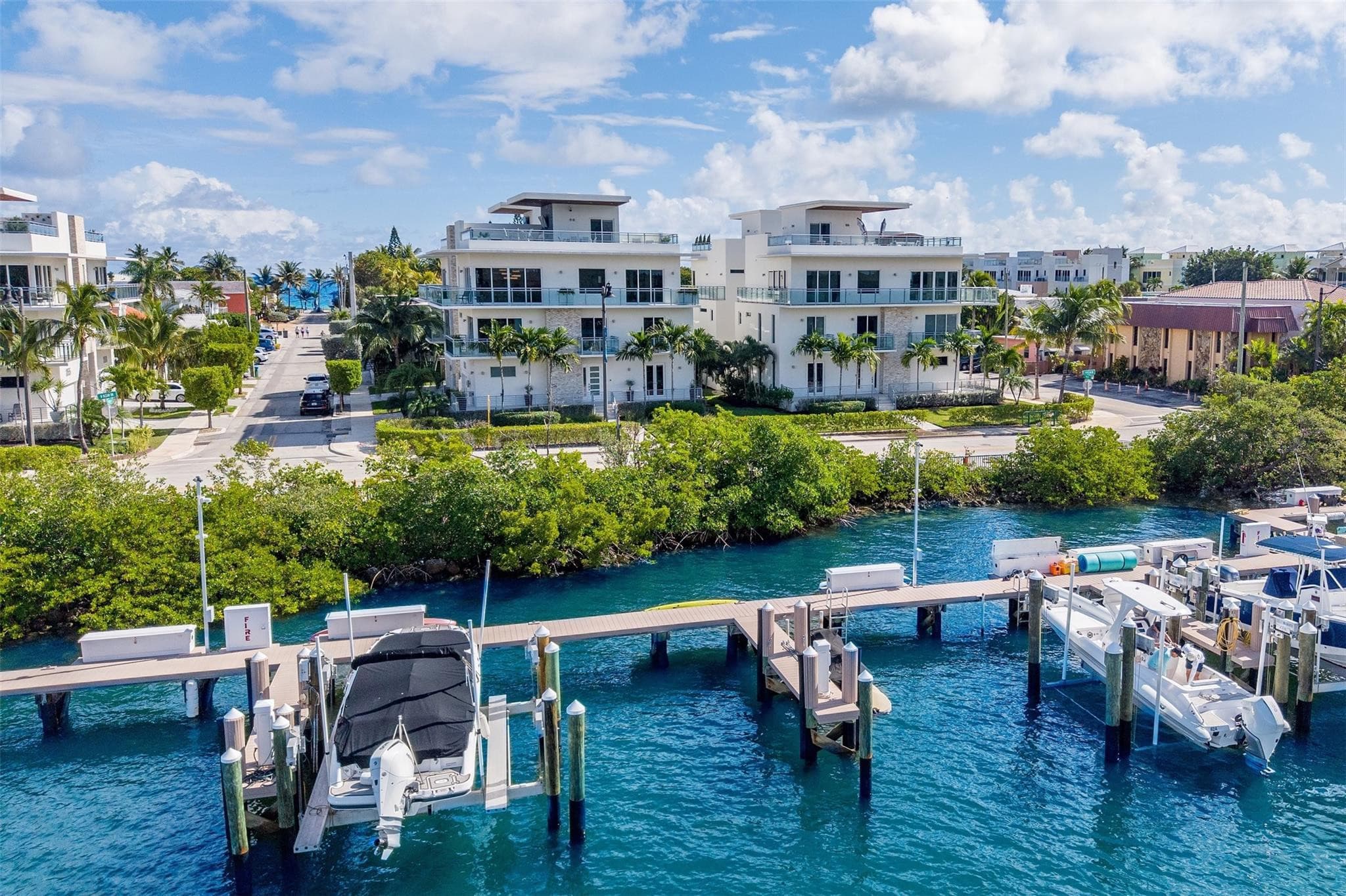 350 Desoto Street, Hollywood, FL 33019 — photo 9 of 62