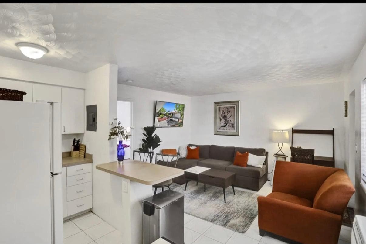 820 NE 16th Avenue 2, Fort Lauderdale, FL 33304 — photo 2 of 8