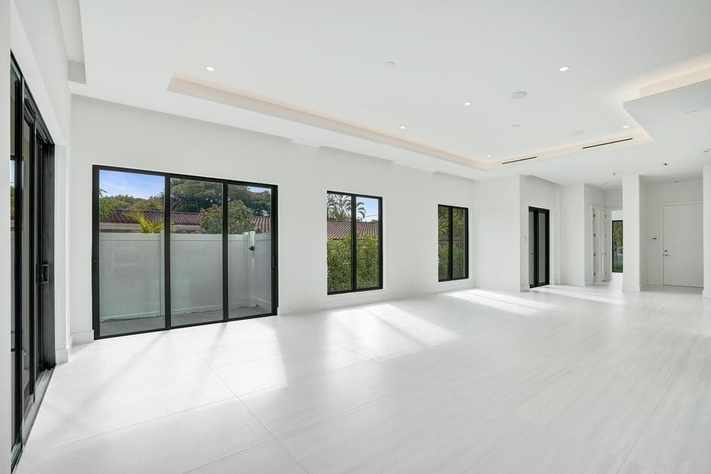 4524 Sea Grape Drive N, Lauderdale-By-The-Sea, FL 33308 — photo 17 of 53