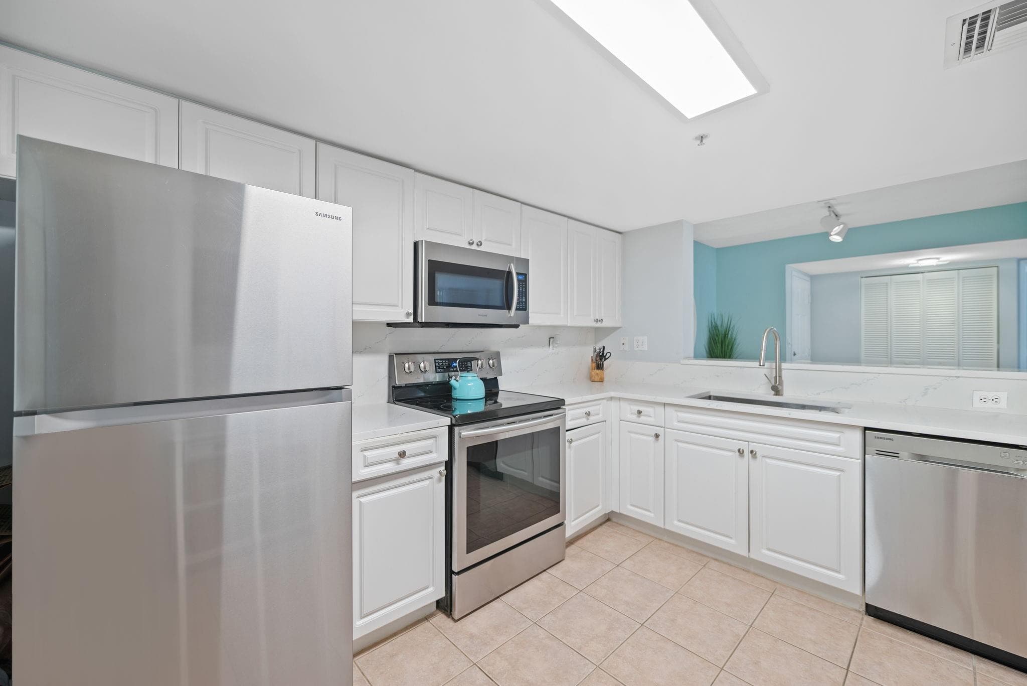 520 SE 5th Avenue 2202, Fort Lauderdale, FL 33301 — photo 13 of 53