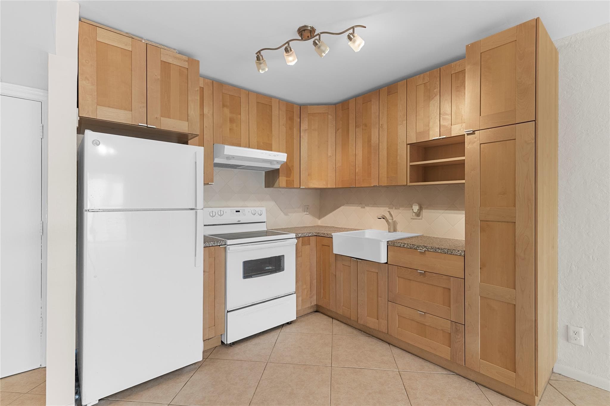 101 E Mcnab Road 112, Pompano Beach, FL 33060 — photo 5 of 19