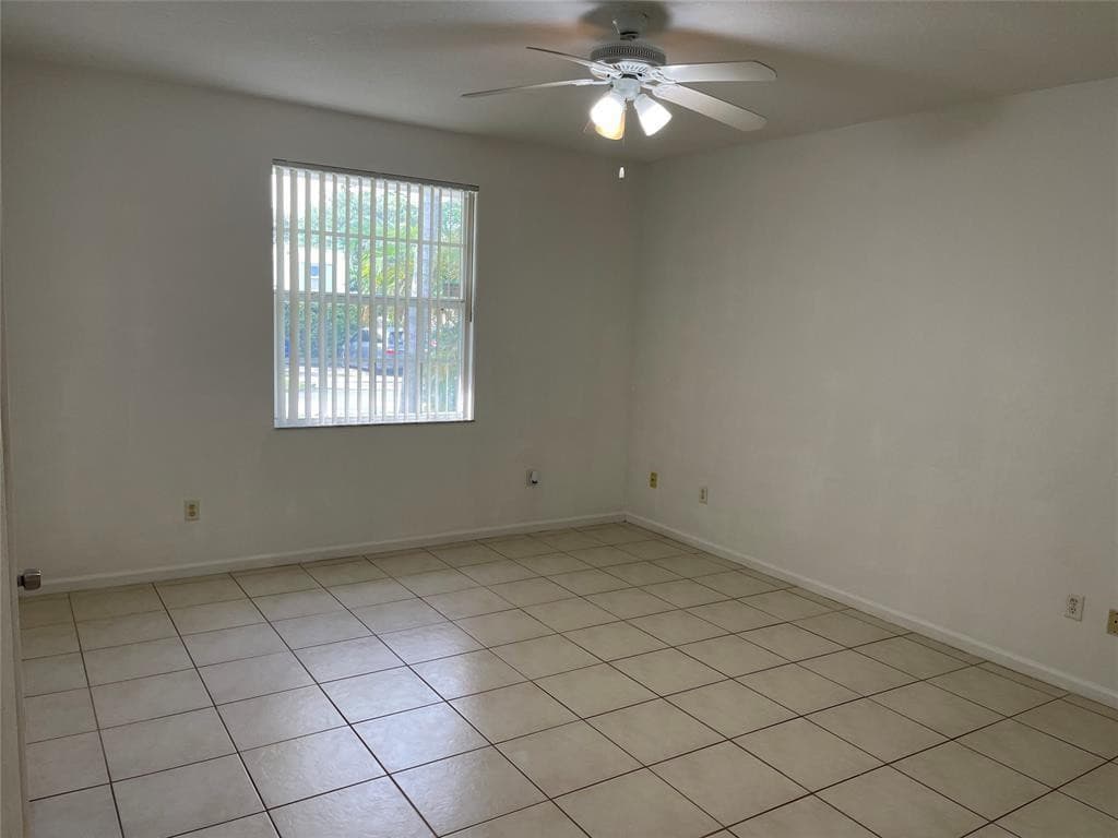 713 NE 4th Street, Hallandale Beach, FL 33009 — photo 19 of 26