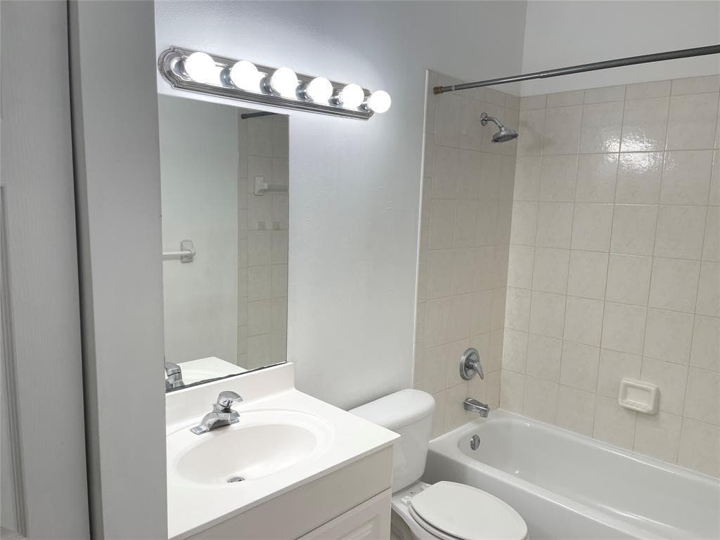 713 NE 4th Street, Hallandale Beach, FL 33009 — photo 20 of 26
