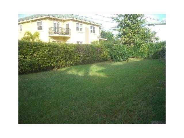 713 NE 4th Street, Hallandale Beach, FL 33009 — photo 22 of 26