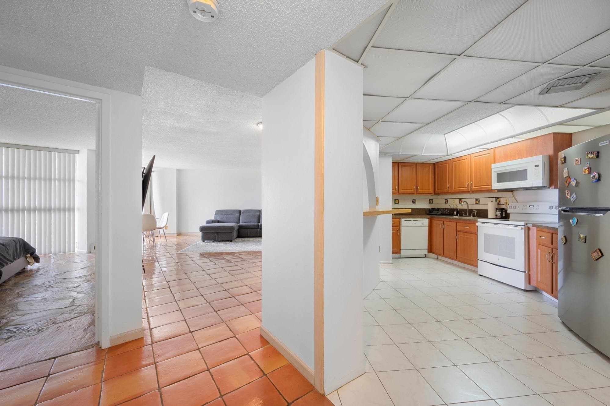 600 Parkview Drive 1111 (PH11), Hallandale Beach, FL 33009 — photo 11 of 26