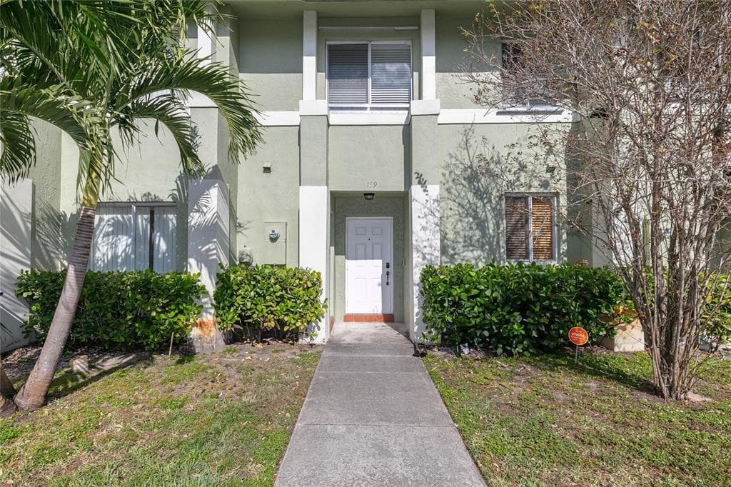159 Hidden Court Road I-49, Hollywood, FL 33023 — photo 2 of 21